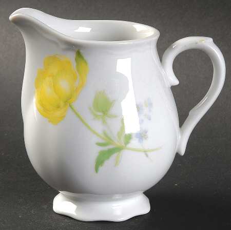 Chantilly Creamer