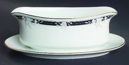 Chelsea Gravy Boat with Attached Underplate