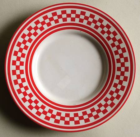 Classic Checks Red Saucer