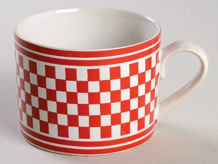 Classic Checks Red Flat Cup