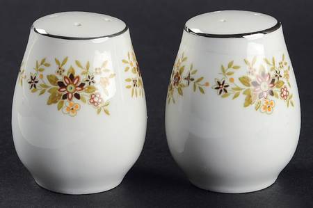 Crestwood Salt & Pepper Set