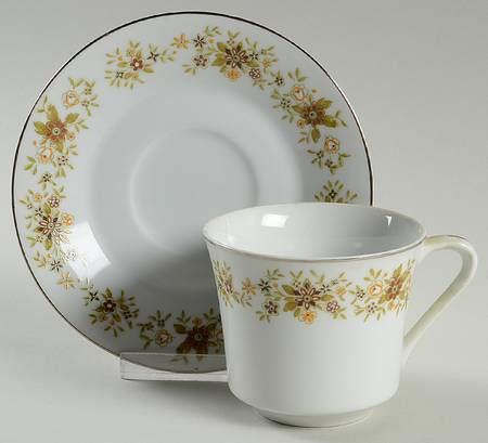 Crestwood Flat Cup & Saucer Set