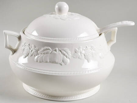 Devonshire Tureen & Lid w/Ladle