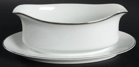 Elegance Gravy Boat with Attached Underplate