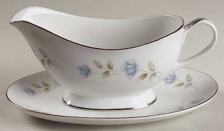 Elegant Lady Gravy Boat & Underplate/Relish