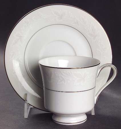 Fascination Footed Cup & Saucer Set