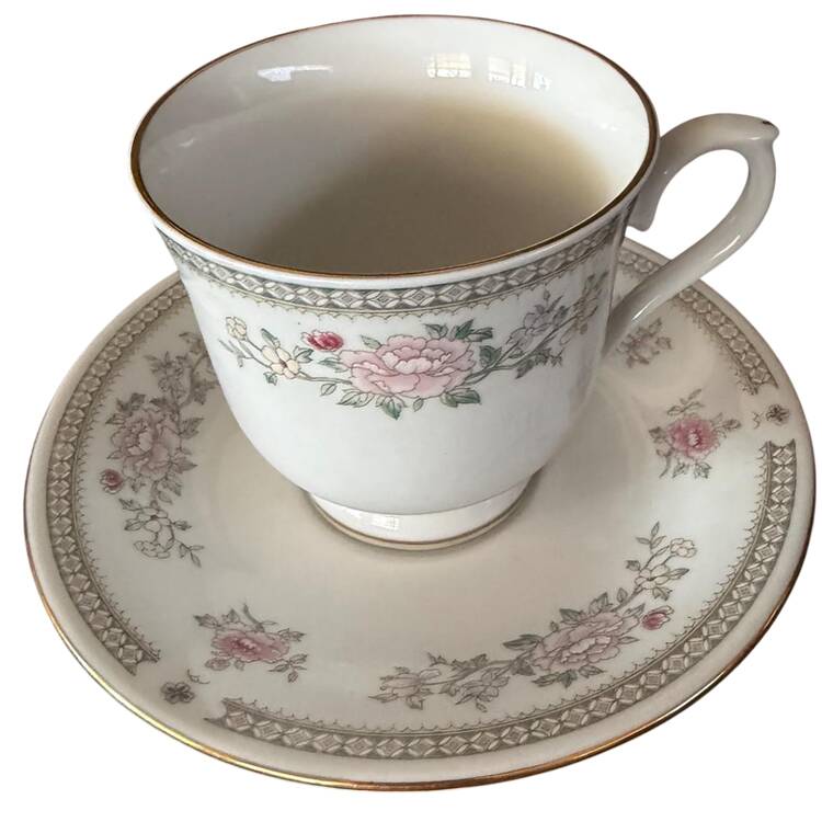 Gardena Footed Cup & Saucer Set