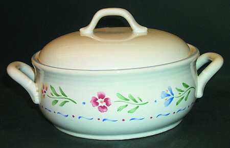 Greta (Coupe, Blue Trim) Round Covered Vegetable