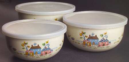 Heartland 3 Pc Bowls W/Plastic Lids (5 3/4",7 3/8",8 1/2")
