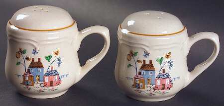 Heartland Salt & Pepper Set