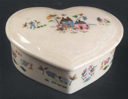 Heartland Heart Shape Box & Lid by International