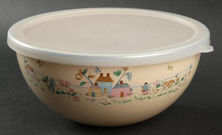 Heartland 7 3/8" Metal Bowl with Plastic Lid