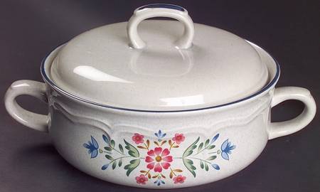Heritage Round Covered Vegetable