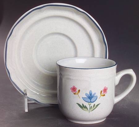 Heritage Flat Cup & Saucer Set