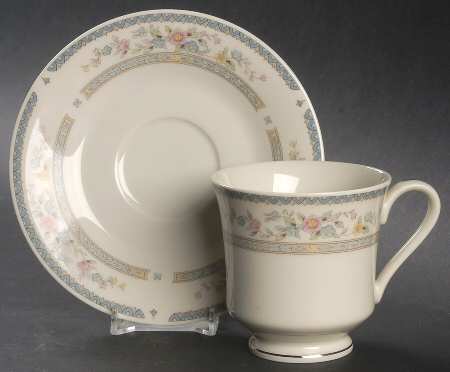 Heritage Footed Cup & Saucer Set