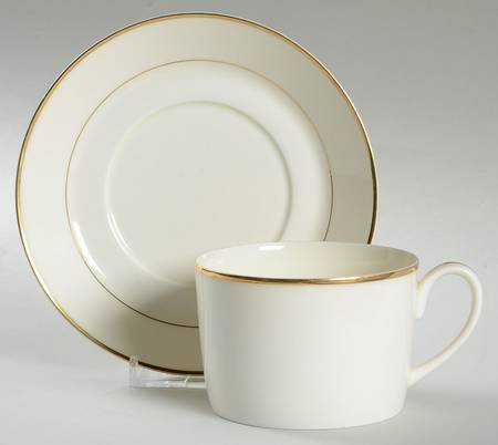 High Point (Ivory Background) Flat Cup & Saucer Set
