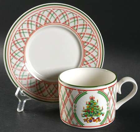 Holly Ribbon Flat Cup & Saucer Set