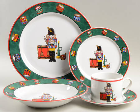 Holiday Spirit 5 Piece Place Setting by International