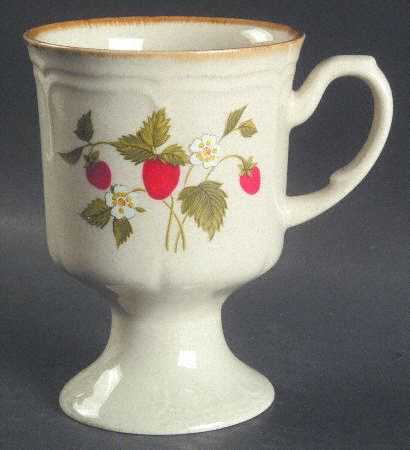 La Fraise Footed Mug
