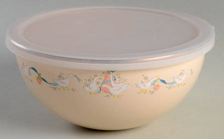 Marmalade 71/4" Metal Bowl W/Plastic Lid