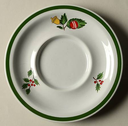Noel (Band 1-8" From Edge) Saucer