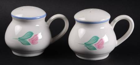 Porto Handled Salt & Pepper Set