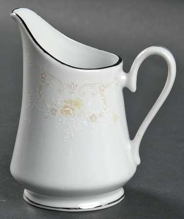 Promise (Platinum Trim) Creamer