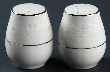 Queen Ann Salt & Pepper Set