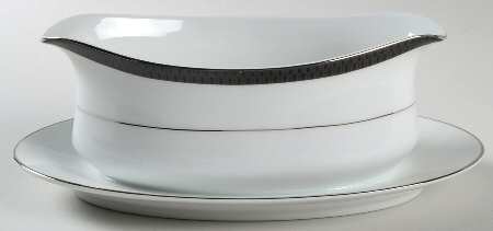 Regina Gravy Boat with Attached Underplate