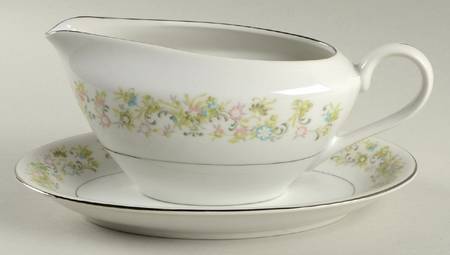 Romance Gravy Boat & Underplate/Relish