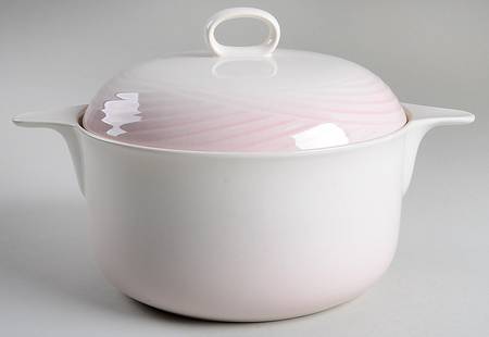 Rose Ribbon 2 Qt Round Covered Casserole