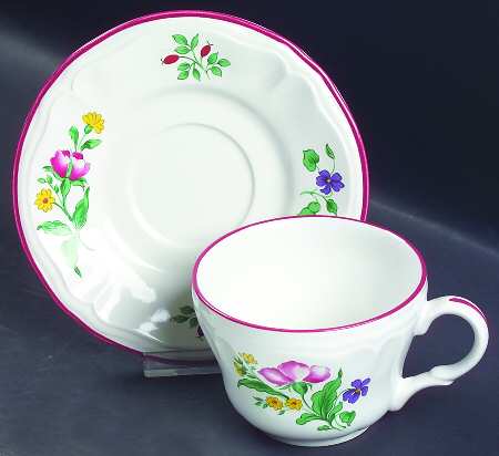 Rosalynn Footed Cup & Saucer Set