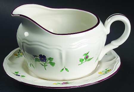 Rosalynn Gravy Boat & Underplate