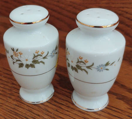 Serenade Salt & Pepper Set