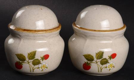 Strawberry Patch Salt & Pepper Set