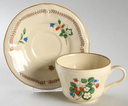 Strawberry Patch Flat Cup & Saucer Set