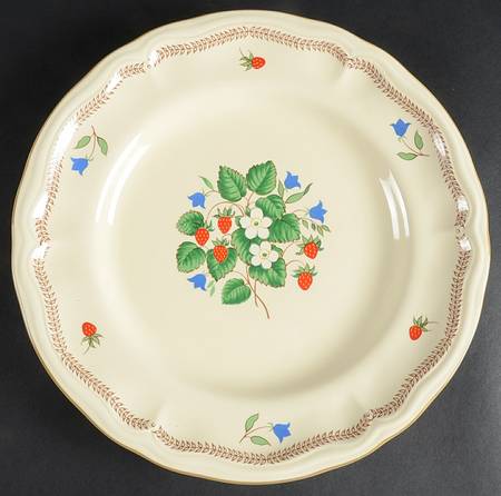 Strawberry Patch 12" Chop Plate (Round Platter)