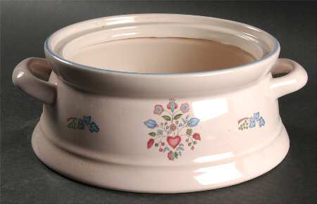 Sugar Plum 1.5 Qt Round Covered Casserole
