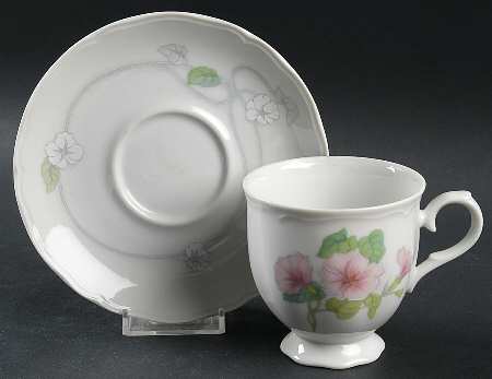 Trellis Footed Cup & Saucer Set