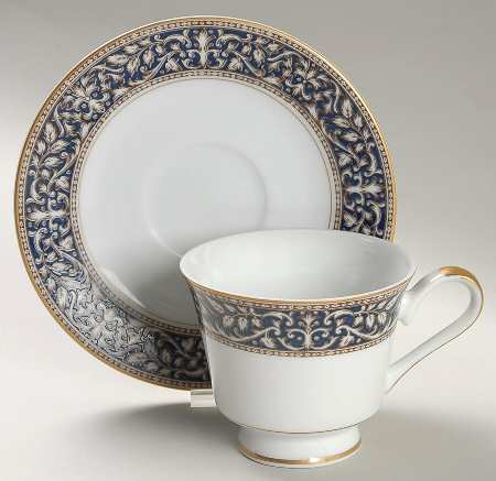 Verona Footed Cup & Saucer Set