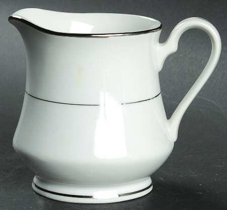 Versailles Creamer