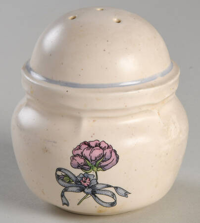 Victoria Salt Shaker