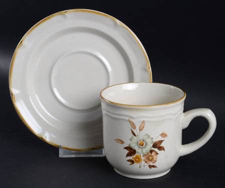 Wellington Flat Cup & Saucer Set