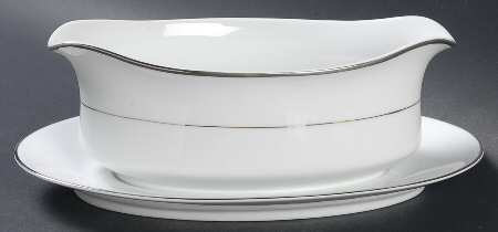 Wedding Ring Gravy Boat with Attached Underplate
