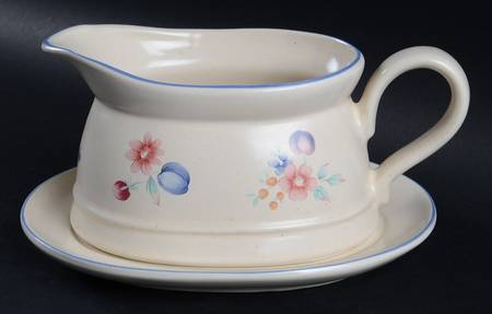 Windy Gravy Boat & Underplate