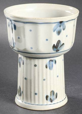 Martha's Flowers China Wine