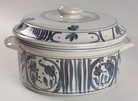 Martha's Flowers 2 Qt Round Covered Casserole