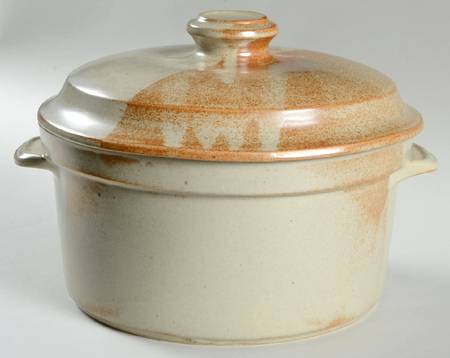 White Top 3.5 Quart Round Covered Casserole
