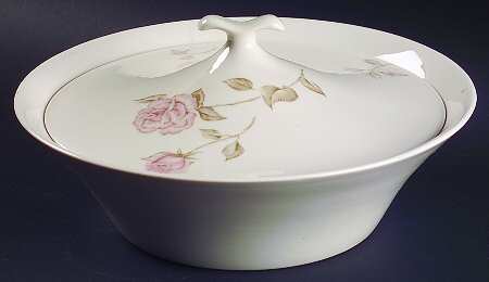 Beige Rose (Coupe) 2 Qt Round Covered Casserole