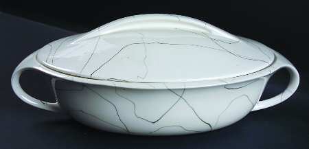 Carrara Modern White 1.5 Quart Oval Covered Casserole